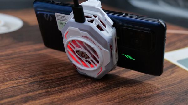 更加定制化的游戏伴侣——“黑鲨冰封制冷背夹3 Pro王者荣耀授权版”评测