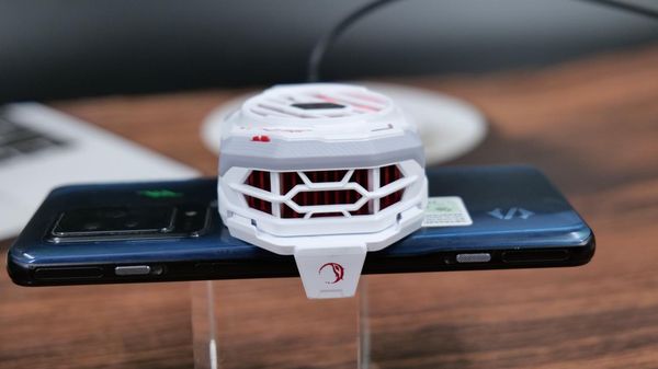 更加定制化的游戏伴侣——“黑鲨冰封制冷背夹3 Pro王者荣耀授权版”评测