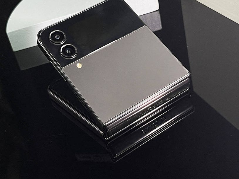 颠覆我对折叠屏的认知 三星 Galaxy Z Flip4上手体验-智嗨网