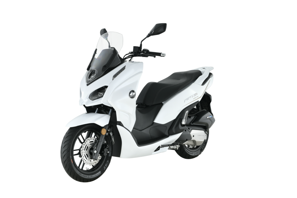 售价16999元，QJMOTOR 鸿150 ，同级别动力之最
