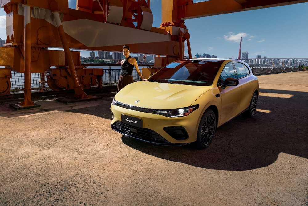 限时惊喜价9.28万起！零跑Lafa5正式上市 重塑10万级纯电轿跑价值标杆