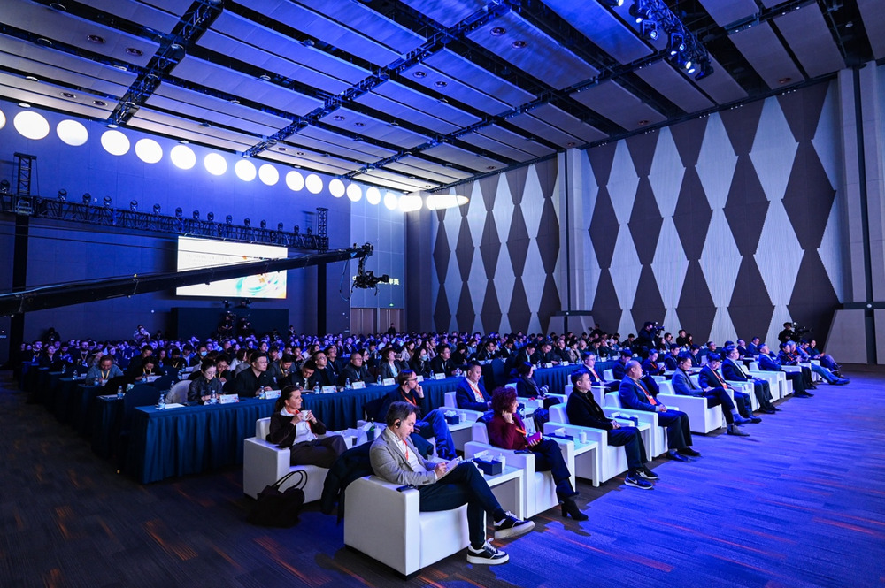 2025国际汽车设计论坛,吉利“中国设计·全球审美”当红不让 2025国际汽车设计论坛,吉利“中国设计·全球审美”当红不让-智嗨网