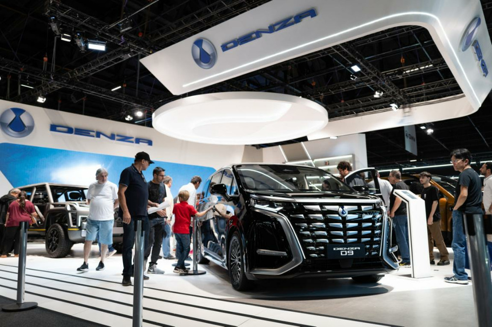 冠军车遇上世界冠军!潘晓婷喜提第30万辆腾势D9,成就“中国豪华”里程碑 冠军车遇上世界冠军!潘晓婷喜提第30万辆腾势D9,成就“中国豪华”里程碑-智嗨网