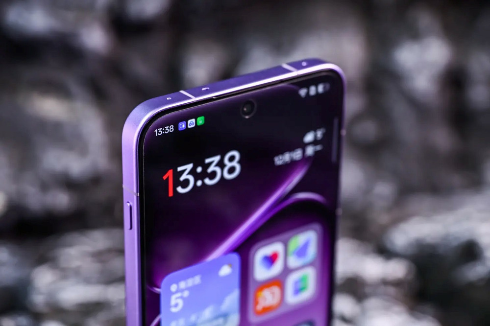 一加Ace 6T手机开箱上手:出众的质感和耐用性 一加Ace 6T手机开箱上手:出众的质感和耐用性-SmartHey