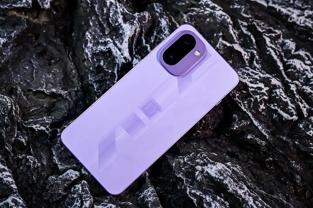 一加Ace 6T手机开箱上手:出众的质感和耐用性 一加Ace 6T手机开箱上手:出众的质感和耐用性-SmartHey