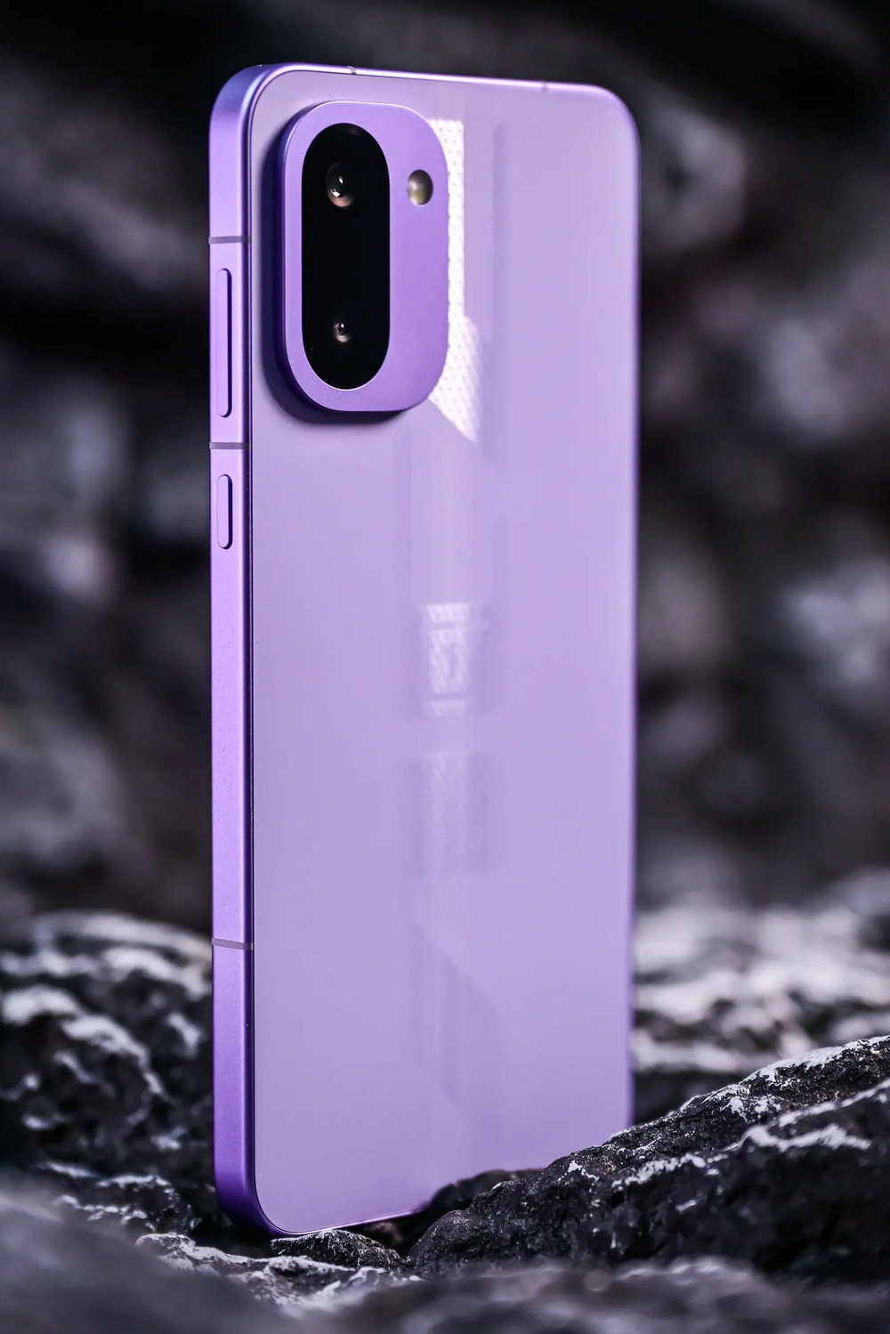 一加Ace 6T手机开箱上手:出众的质感和耐用性 一加Ace 6T手机开箱上手:出众的质感和耐用性-SmartHey