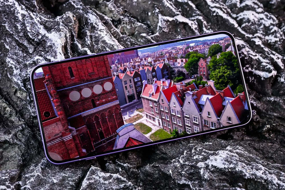 一加Ace 6T手机开箱上手:出众的质感和耐用性 一加Ace 6T手机开箱上手:出众的质感和耐用性-SmartHey